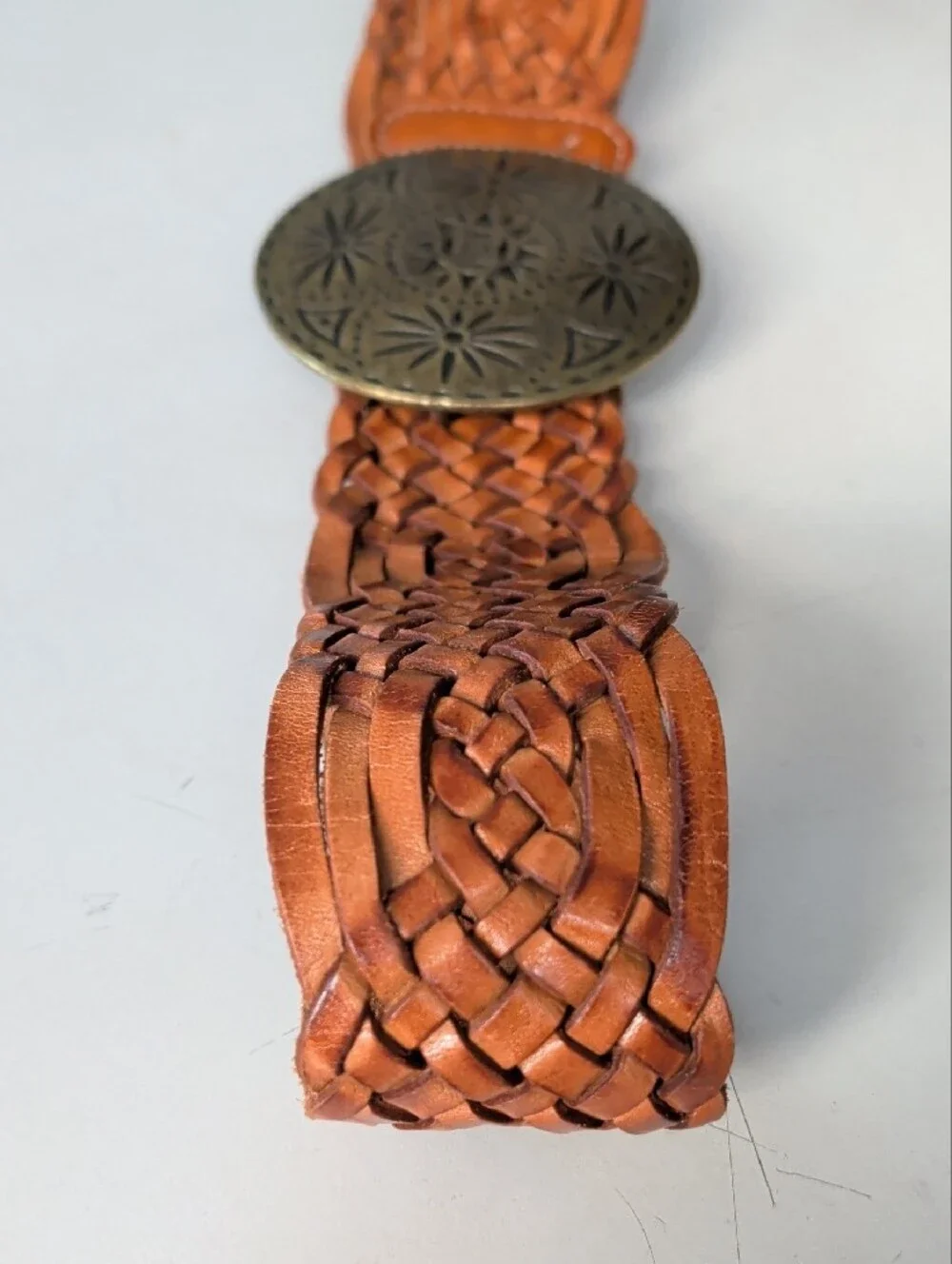 bebe Braided Tan Soft Shiny Leather Belt w/ Antique Brass Medallion Length 43